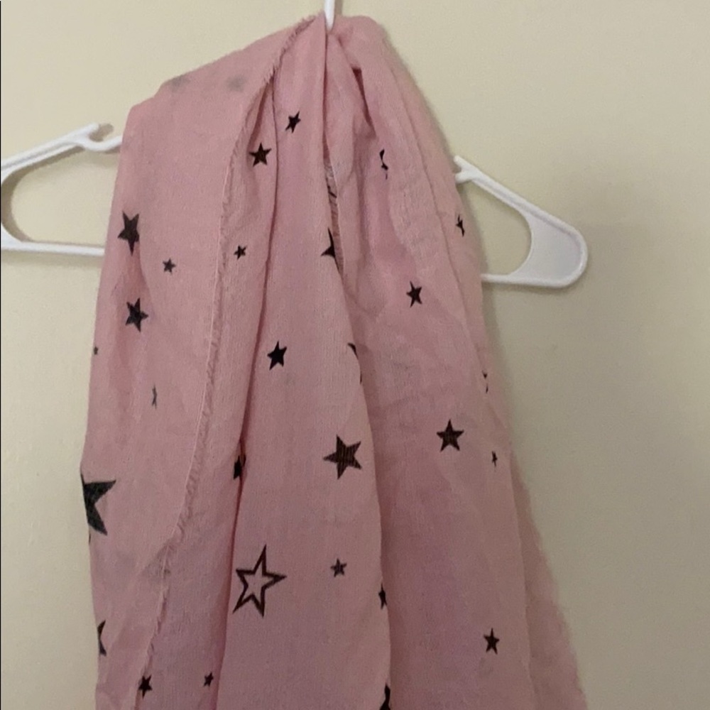 NWT Victoria’s Secret pink scarf 🧣 - Picture 2 of 11